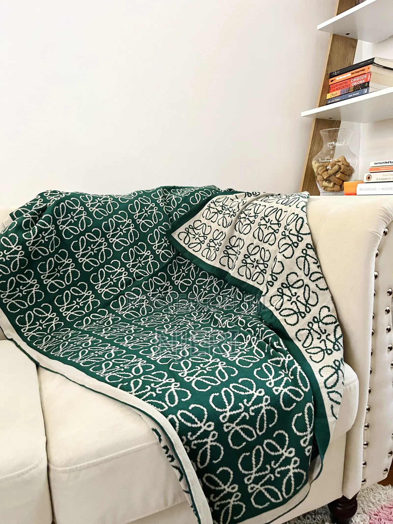 Villa Scandinavian Throw Blanket