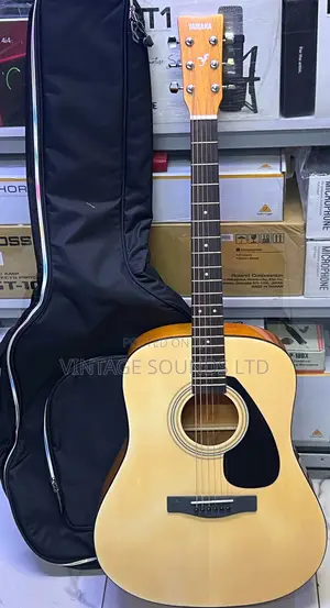 Full Size Round Body 41” Yamaha Acoustic Box Guitar + Gig Bag