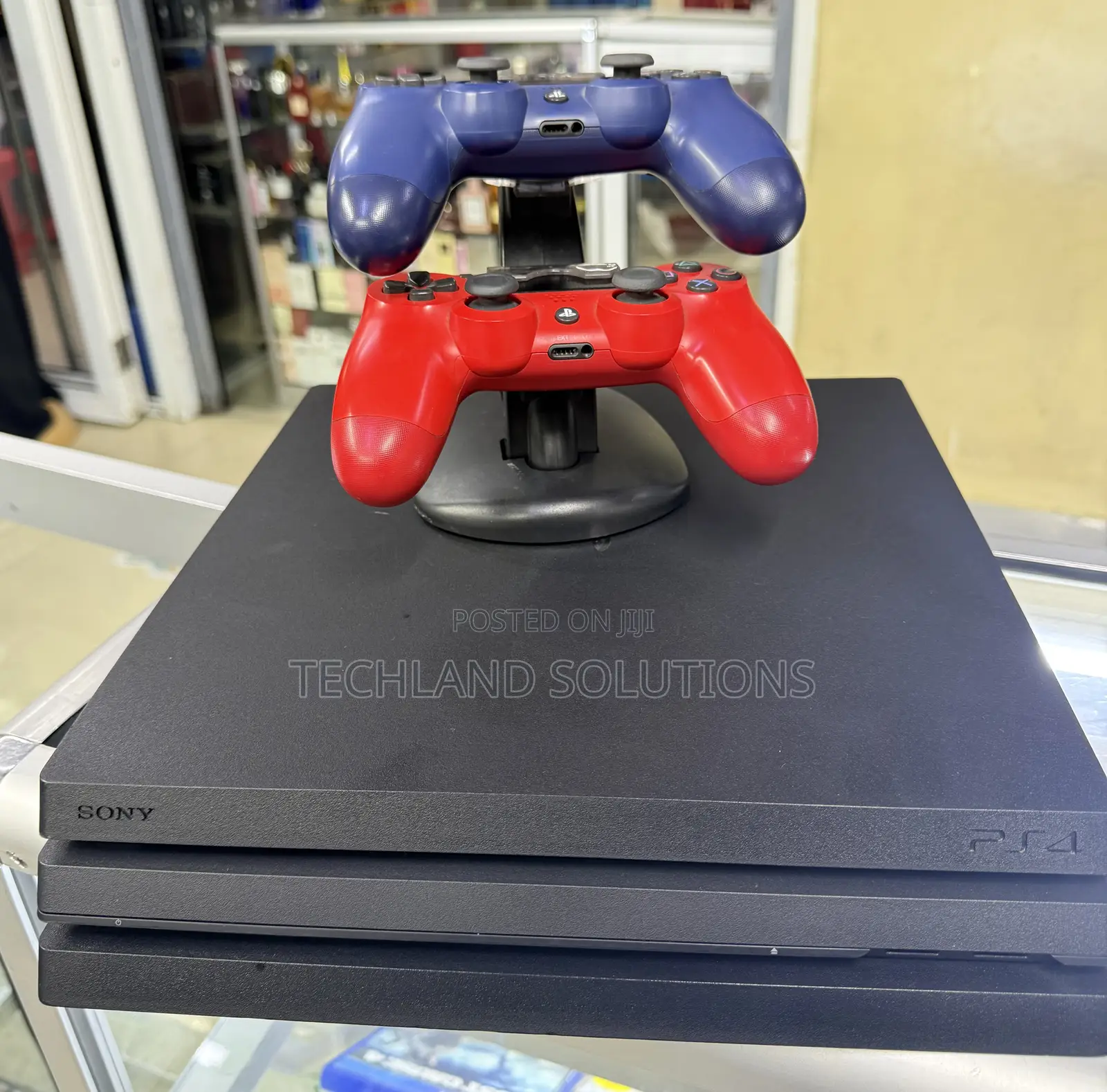 Best Condition Ps4 Pro +2 Pads +Charging Dock