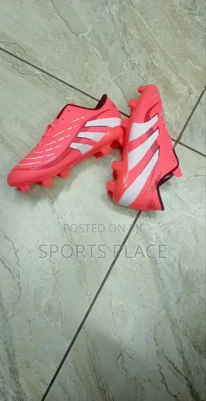 Kids Red Predator Football Boots Adidas(Size 30-34)