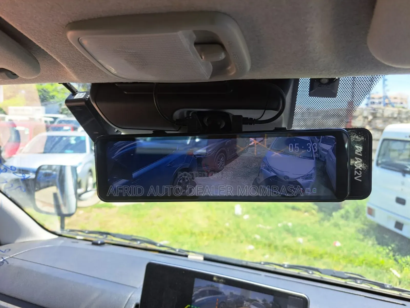 Toyota HiAce 2019 White