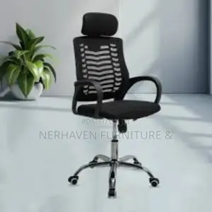Comfort-Focused Office Chair With Headrest