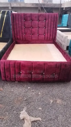 Tufted Super 5 by 6 Bed