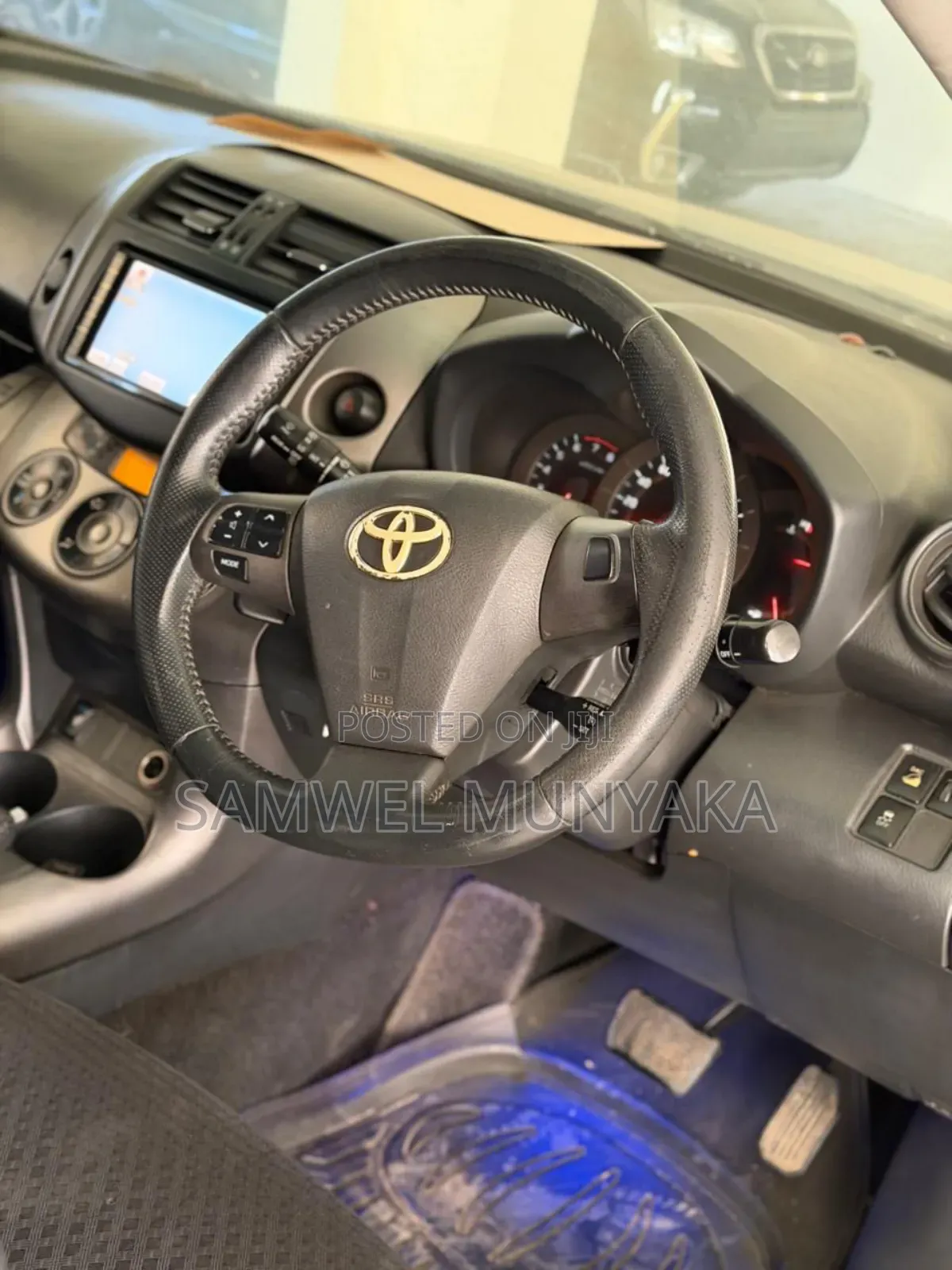 Toyota Vanguard 2012 Black