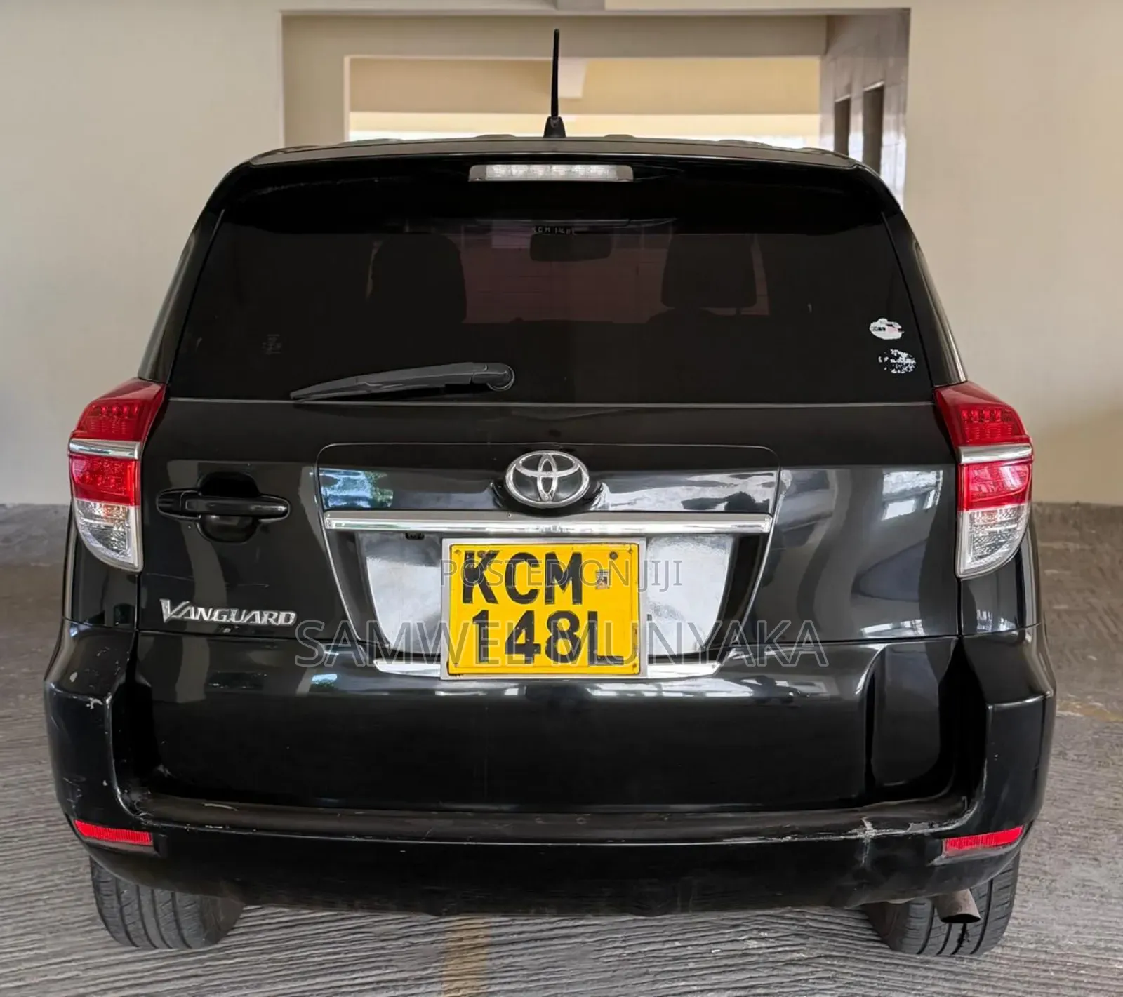 Toyota Vanguard 2012 Black