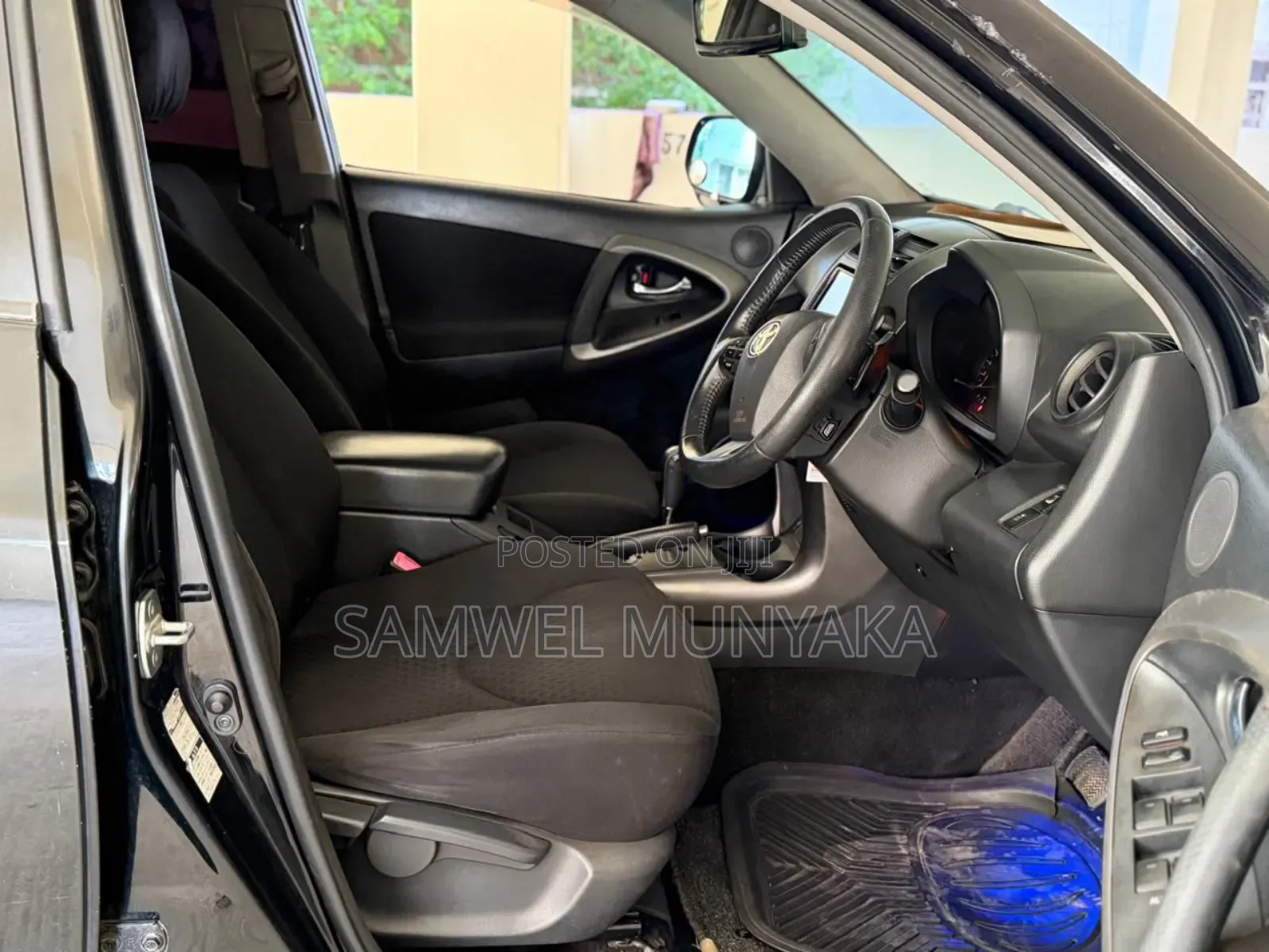 Toyota Vanguard 2012 Black