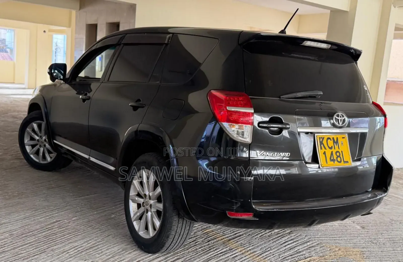 Toyota Vanguard 2012 Black