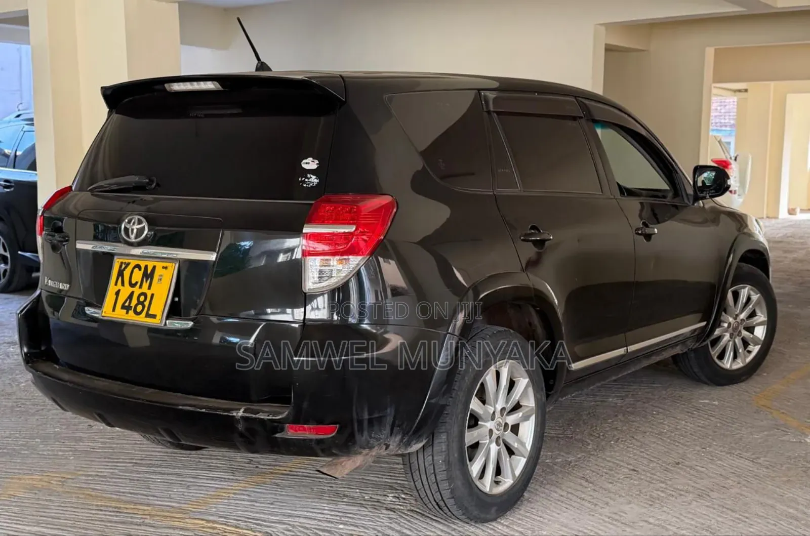 Toyota Vanguard 2012 Black