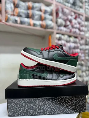 Air Jordan 1 Low Og 'Black and Gorge Green',