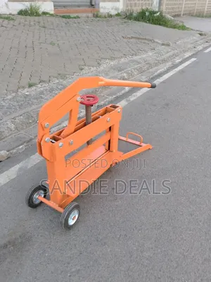 Brick and Block Cutter Machine