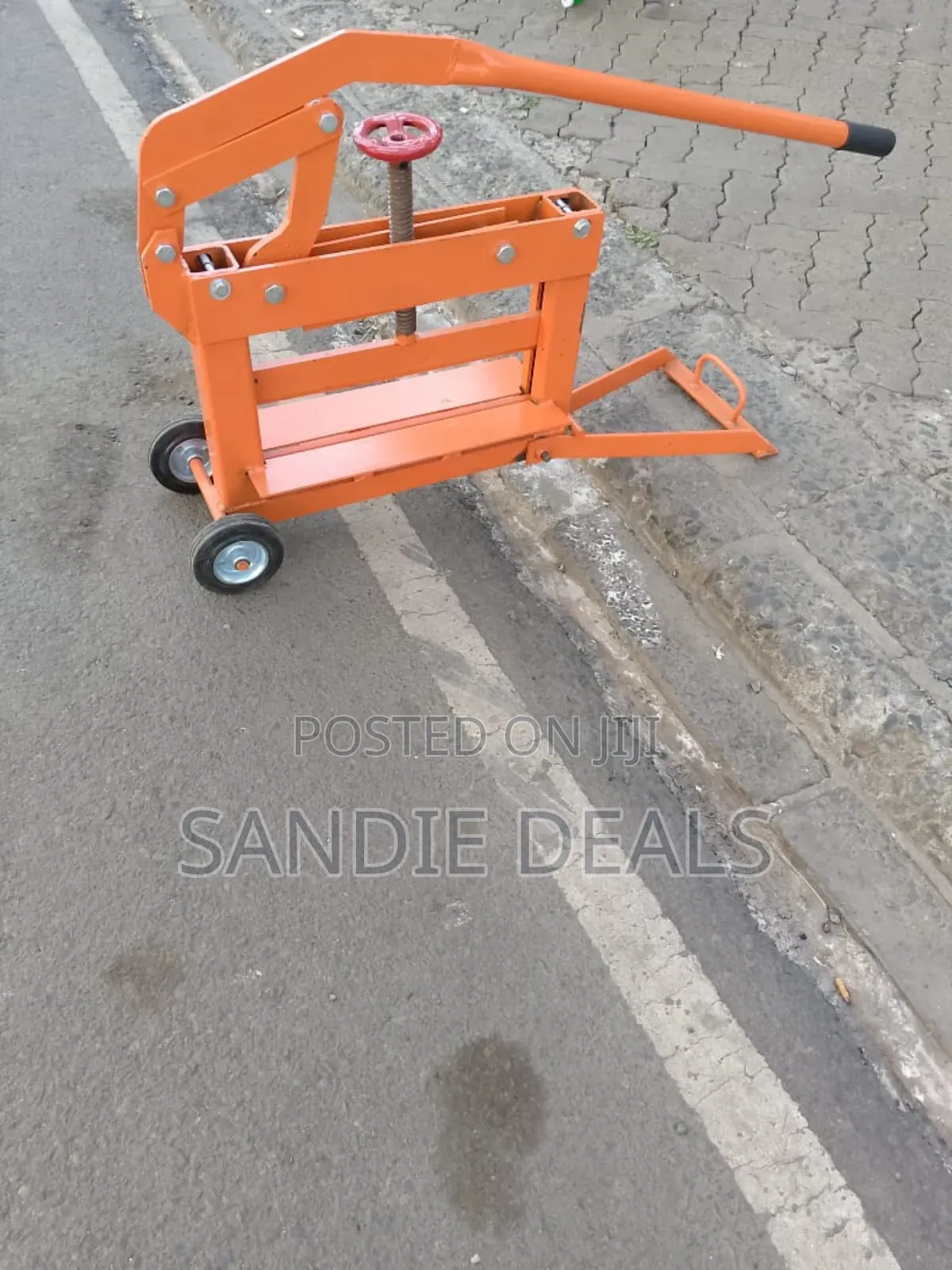 Brick and Block Cutter Machine
