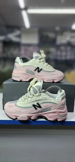 New Balance 1000
