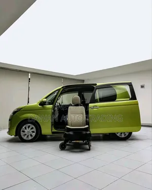 Toyota Spade 2019 Green