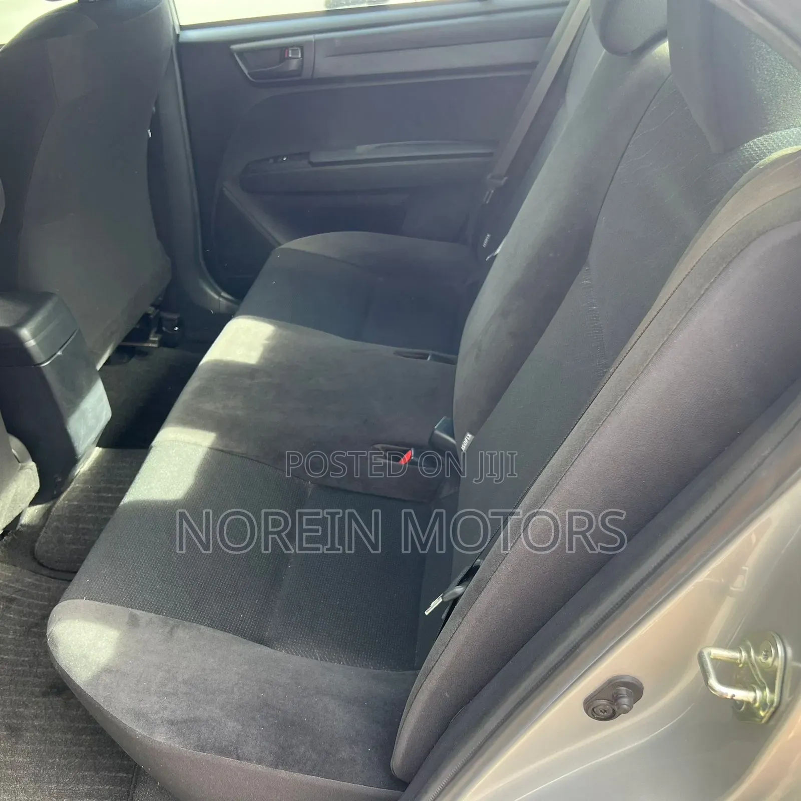 Toyota Axio 2018 Silver