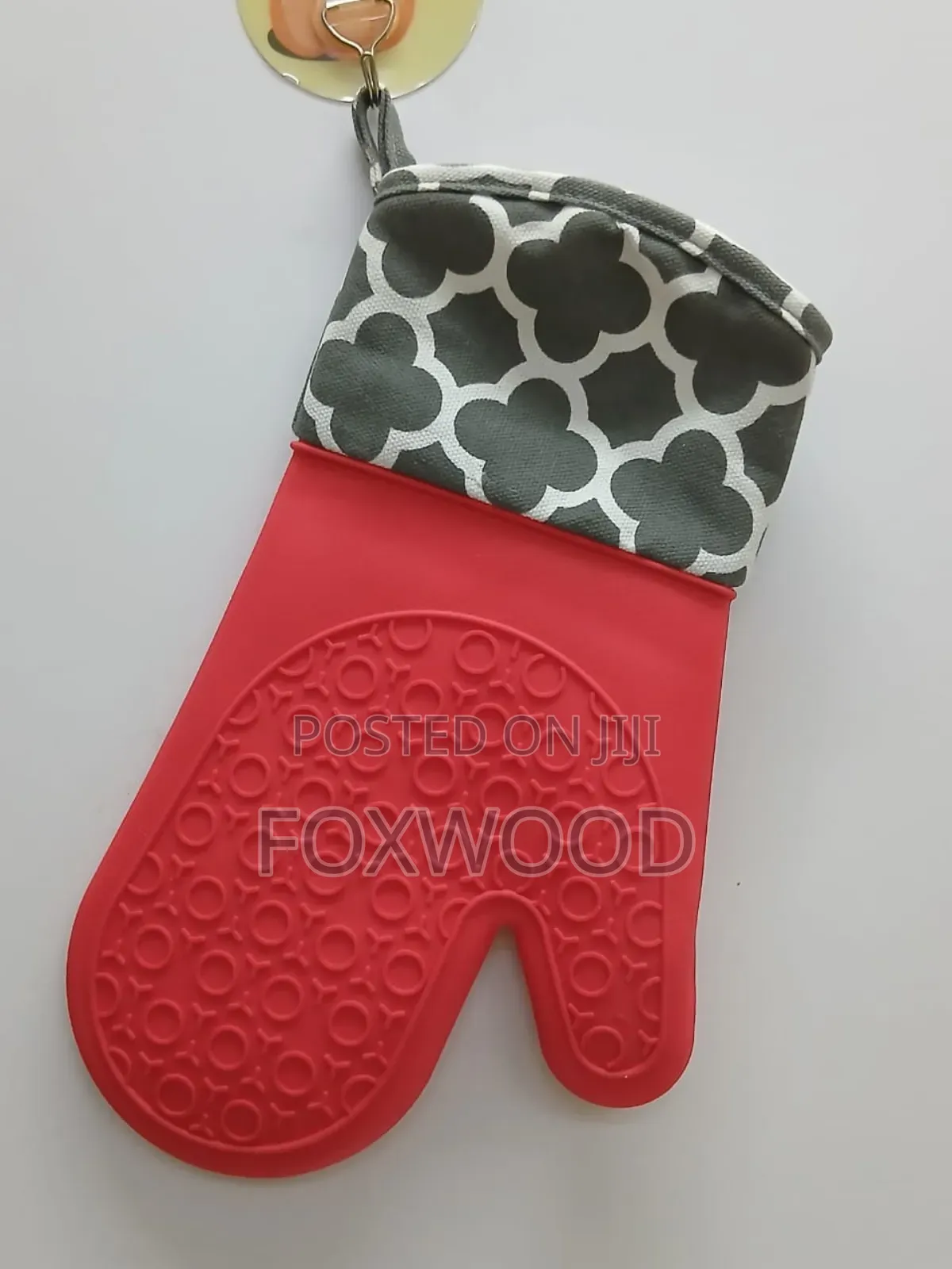 Silicone Insulated Oven Gloves Now Available