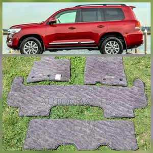 Clean Original Carpet Floor Mats for Lc200 Toyota Land Cruiser,