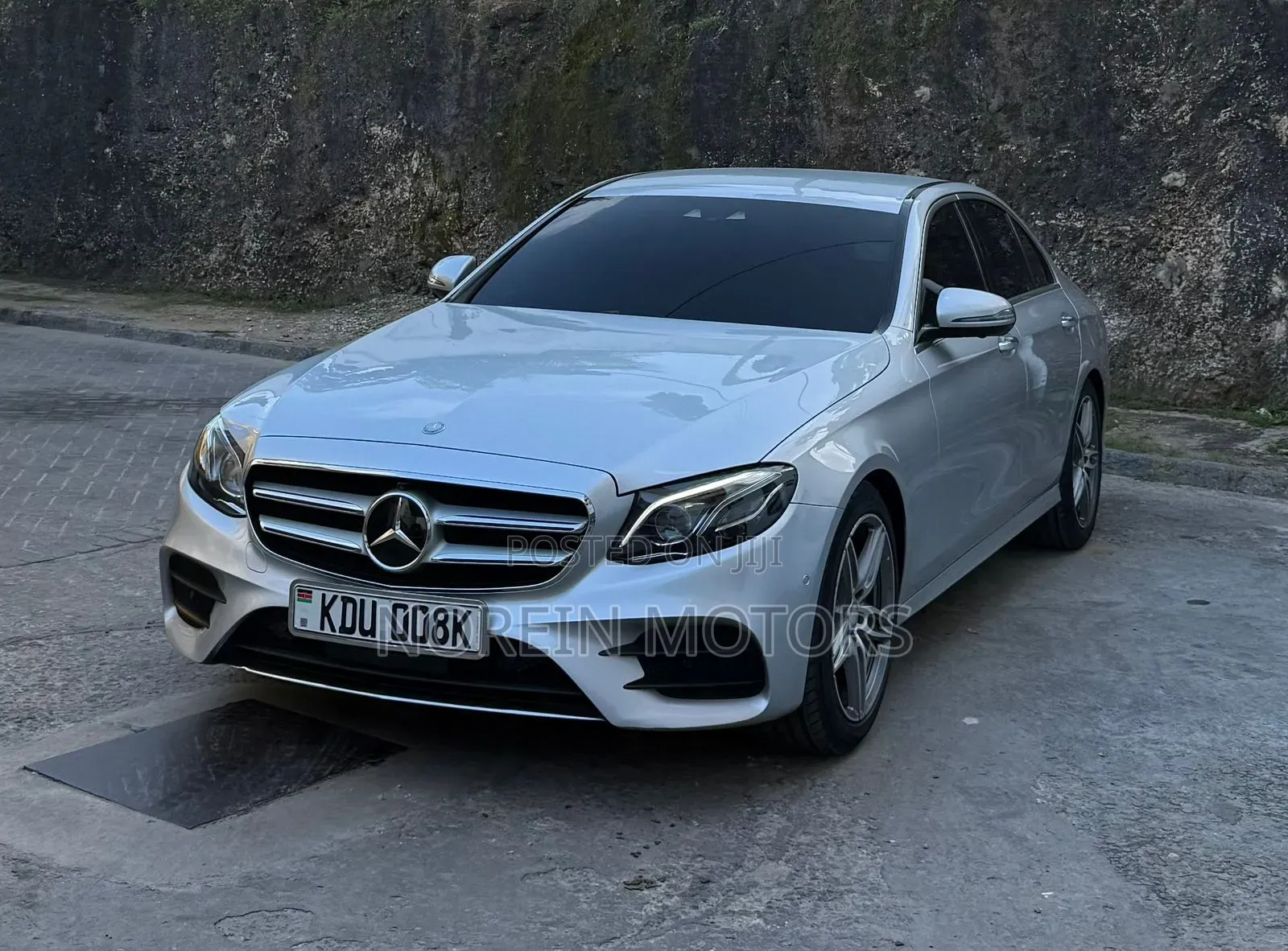 Mercedes-Benz E200 2017 Silver