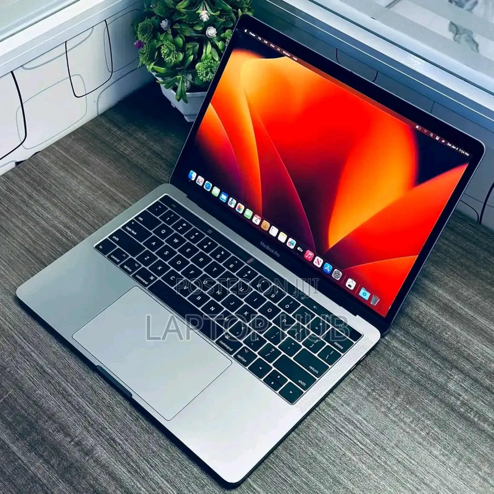 Laptop Apple MacBook Pro 2017 16GB Intel Core I5 SSD 512GB