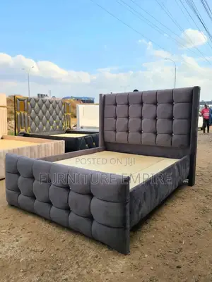 Visual 5 by 6 Modern Bed