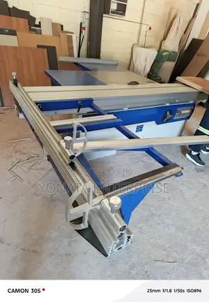 Panel Saw Machine