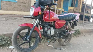Bajaj Boxer 125 2024 Red