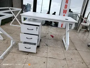 Office Table and Storing Drawers