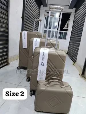 *4 in 1 Luxurious Unbreakable Suitcase