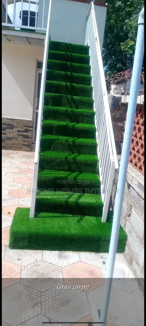 Outdoor and Staircase Water Resistant Artificial Grass Carpet
