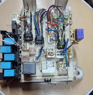 Fuse Box Toyota Vanguard/ Rav 4