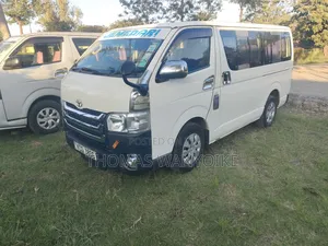 Toyota HiAce 2013 White