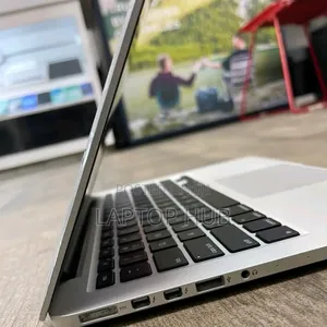 Laptop Apple MacBook Pro 2015 8GB Intel Core I5 SSD 256GB