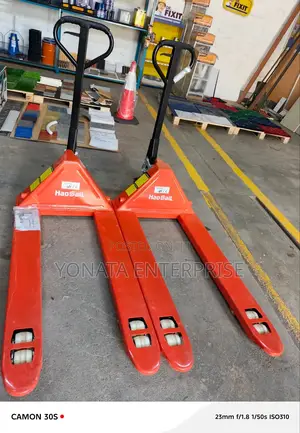 3000kgs Hydraulic Pallet Truck (Wide?)