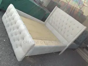 Classic 5by6 Tufted Bed