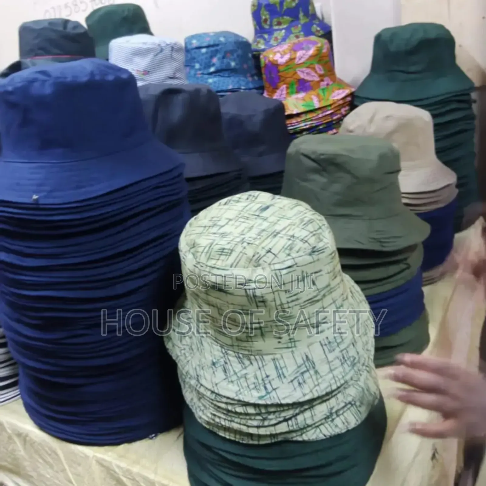 Stylish Light Weight Bu Key Hats
