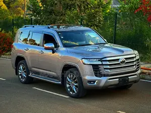 Toyota Land Cruiser LC300 2022 Brown