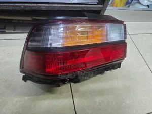 Taillight,Tail Lamp Toyota 100/101 Saloon