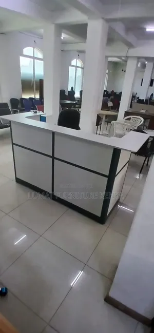 2m Welcoming Reception Desk