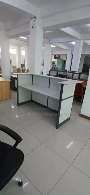 2m Welcoming Reception Desk