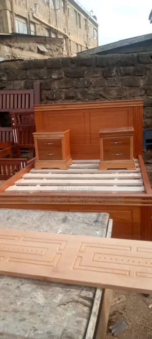 Vanish Double Sides Table 6*6 Mahogany Beds