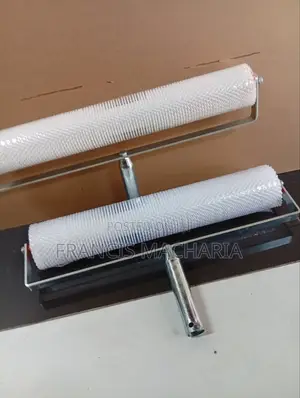 Spike Roller