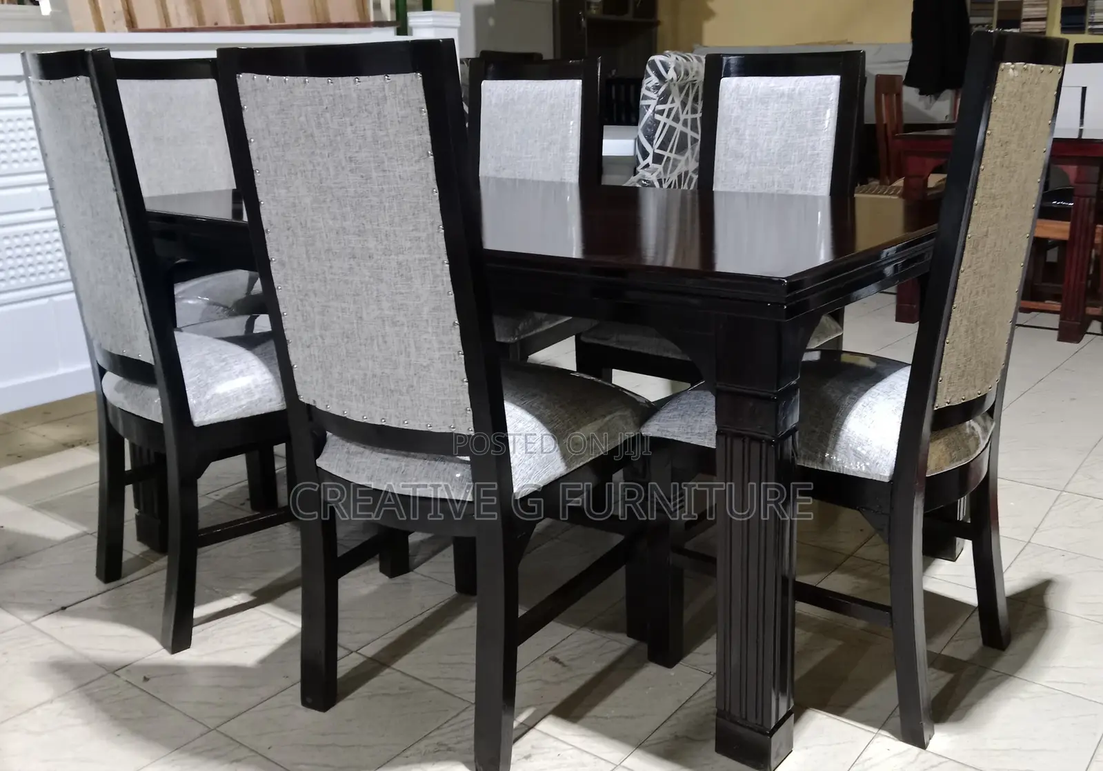 High-End First-Class Dining Table*