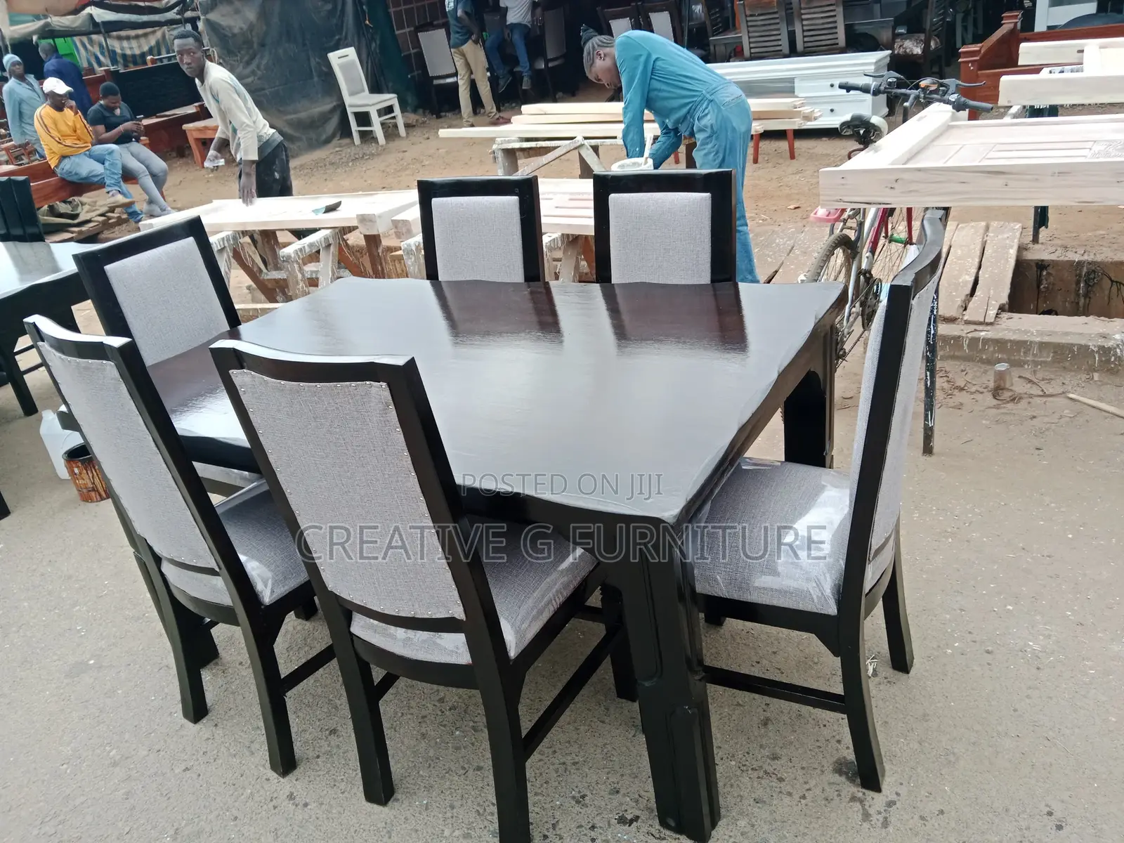 High-End First-Class Dining Table*