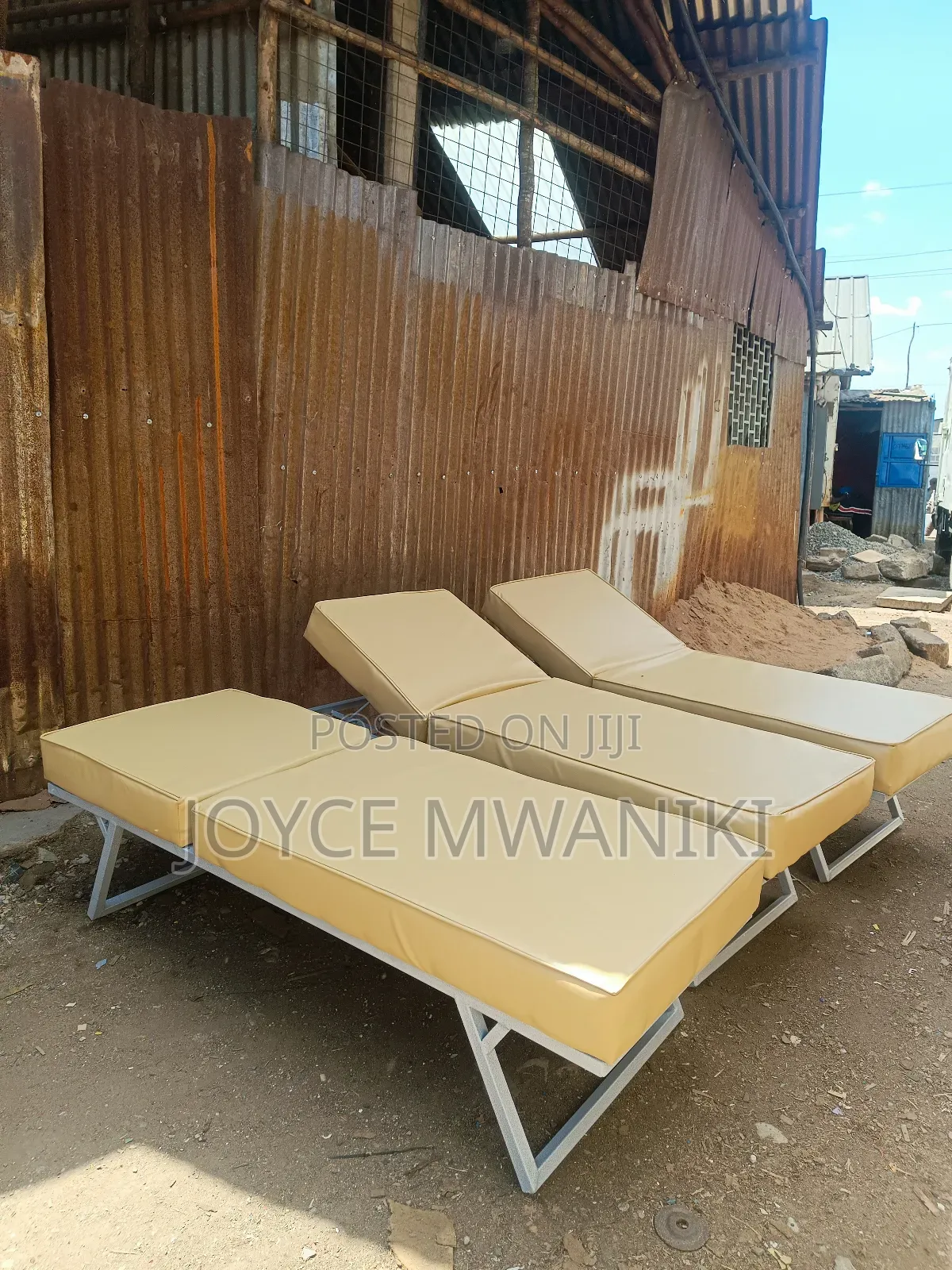 Sun Bed or Swimming Pool Bed, White and Cream 