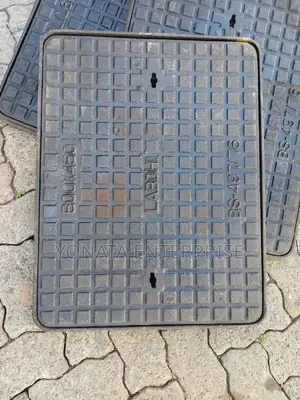 Durable Cast Iron Manhole Cover 18 by 24