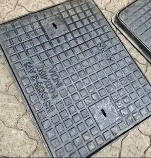 Commercial and Domestic Cast Iron Manhole Cover 18 by 24