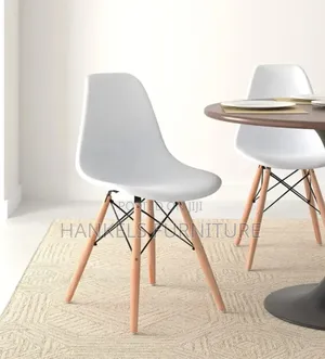 Gray Eames Dining Chair – Modern Stylish