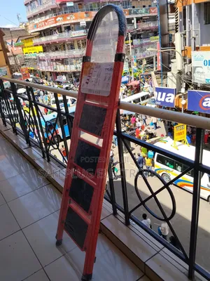 3-Step Safety Ladder W/ Tool Tray - Painters/Gardener