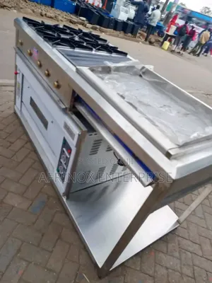 4 Burner Commercial Cooker, With Hot Plate Griddle