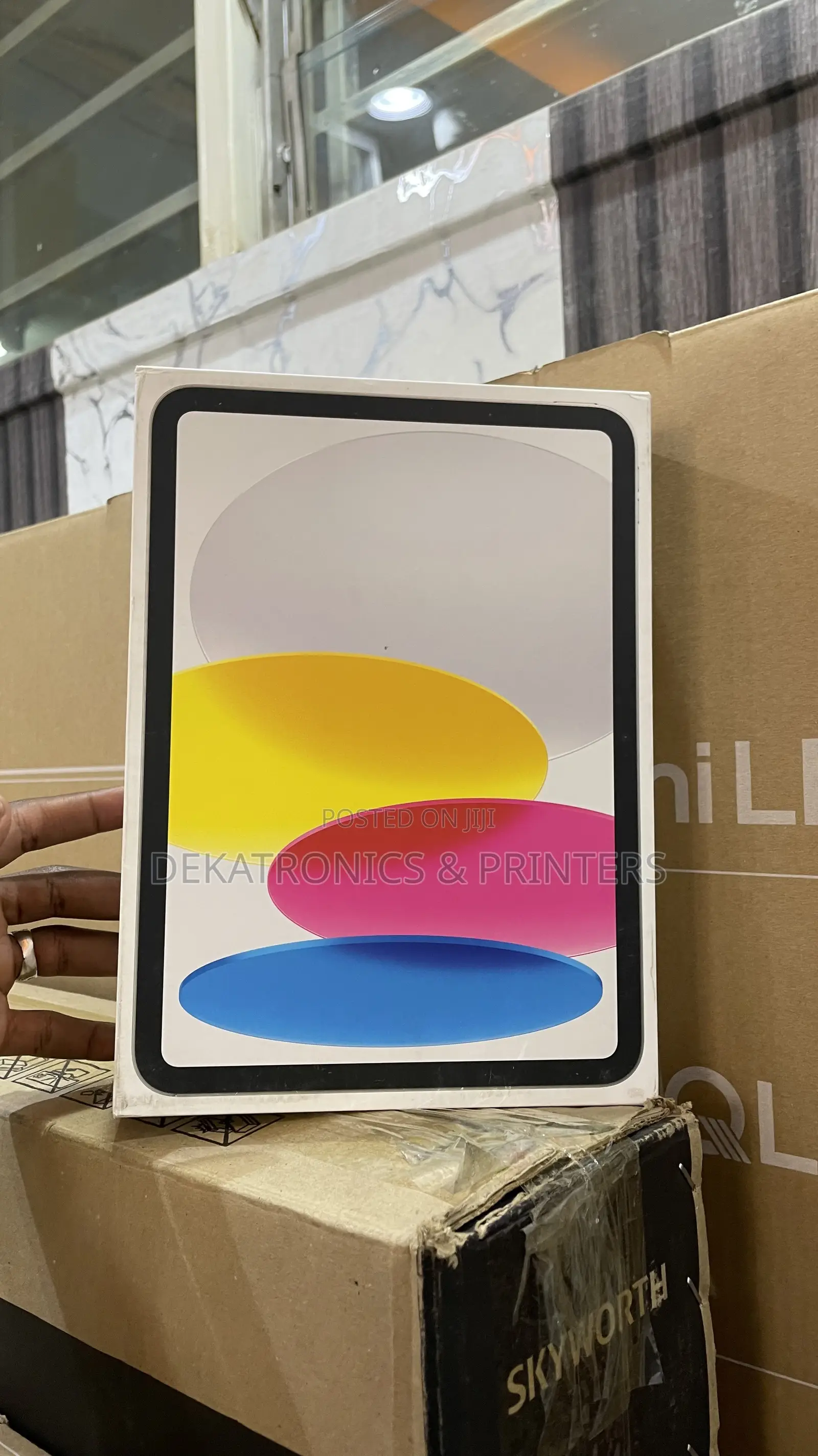New Apple iPad Wi-Fi 128 GB Silver