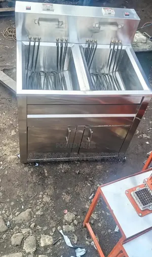 Deep Fryer, Stand Alone Commercial Double Bowl Deep Fryer 17*17ltrs